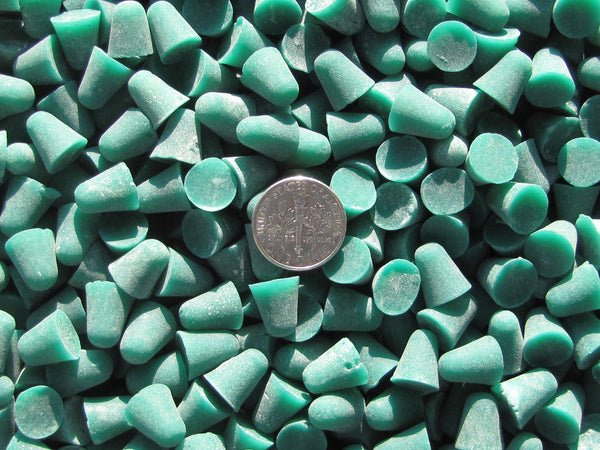 10 Lb. 3/8" X 3/8" Cones Plastic Tumbling Tumbler Tumble Dark Green Media (X) General Purpose - Algrium